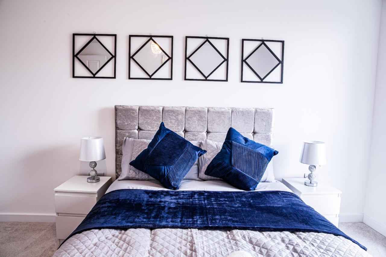 צ'אטהם A Luxury 2 Bedroom Apartment With 2 Free Parking מראה חיצוני תמונה